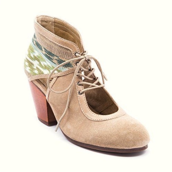 ANTHROPOLOGIE Latigo Soliel Booties Lace Up Straw size 8 - Picture 1 of 8